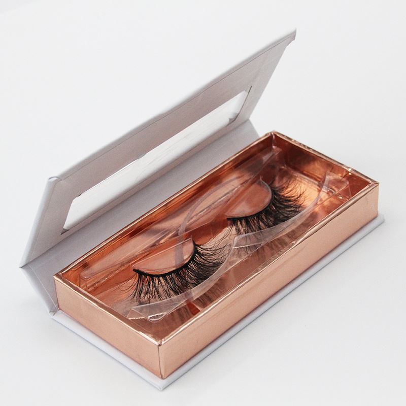 white lashes box
