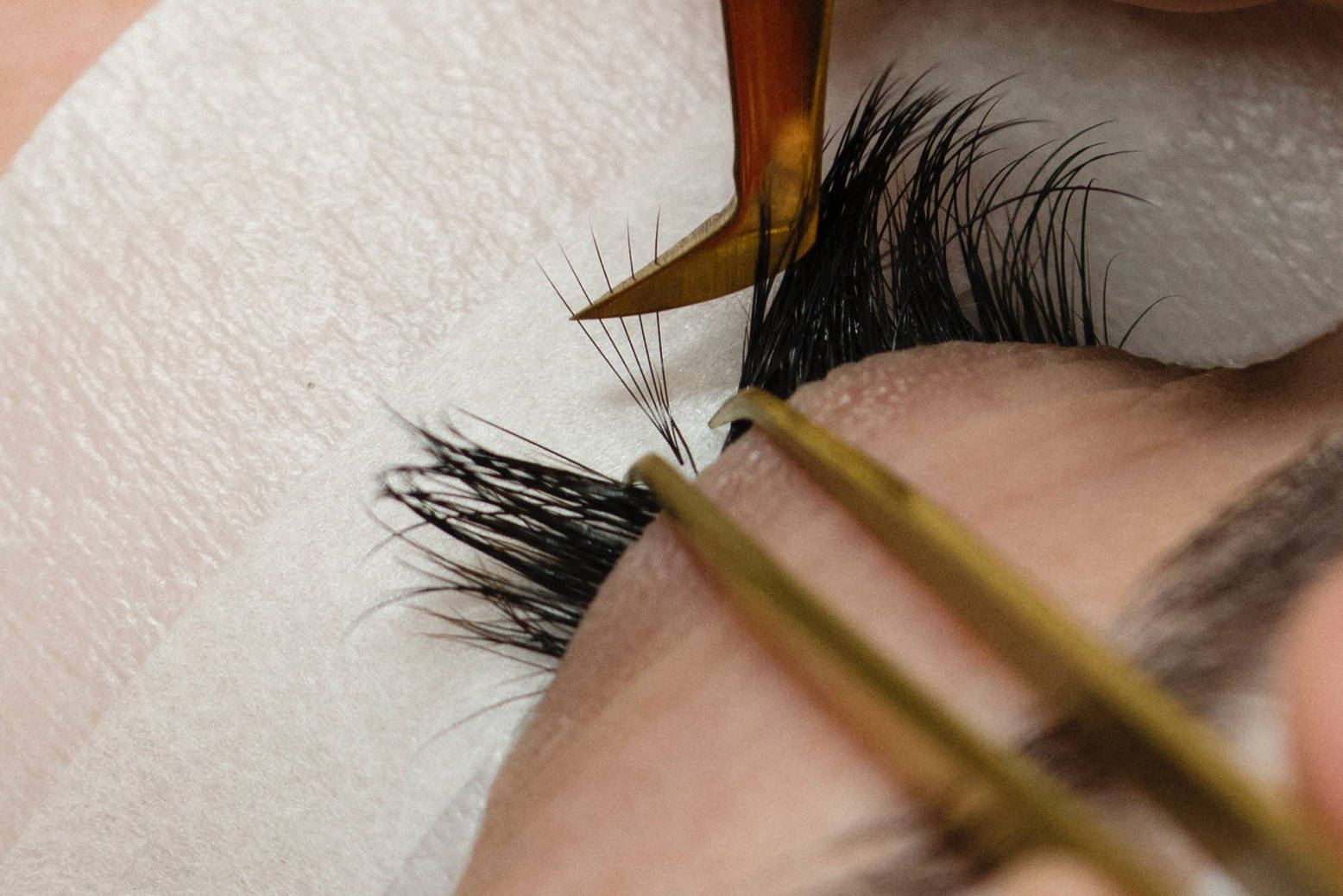Eyelash grafting Eyelash grafting